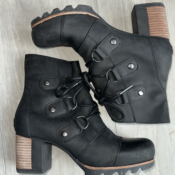 Sorel women’s booties. Weather proof. Sz 7.5 - Picture 4 of 13